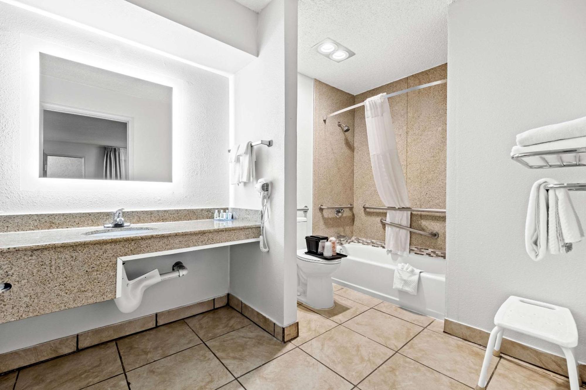 Quality Inn Plainview Eksteriør billede